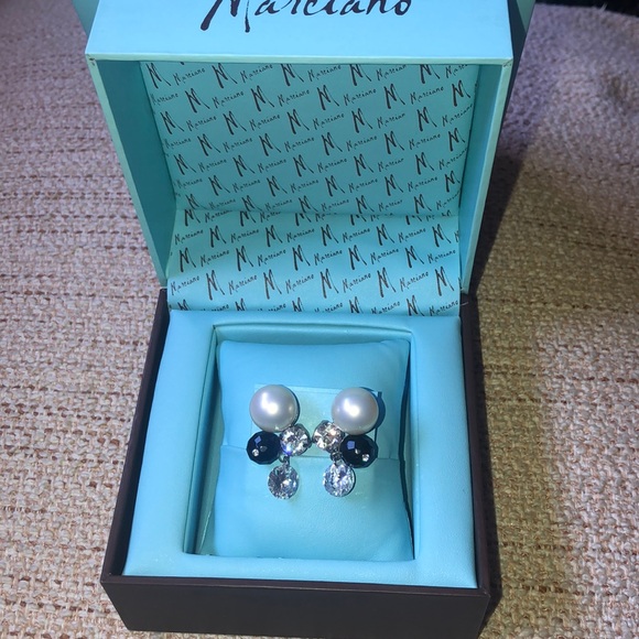 NIB Gorgeous Earrings by Marciano - Picture 3 of 6